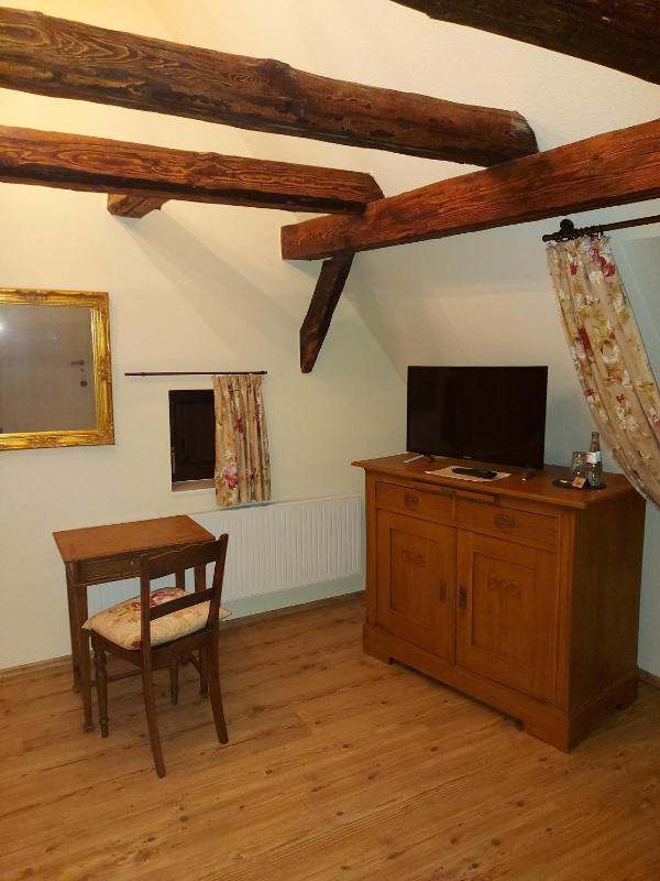 Double Room image 4
