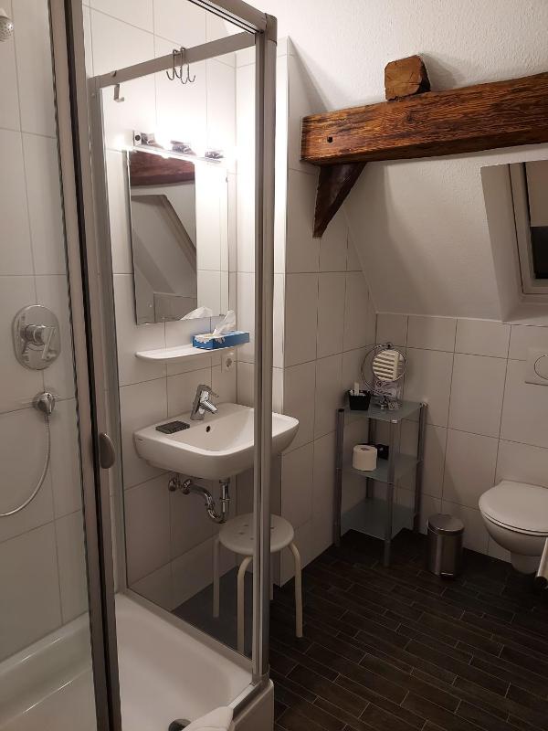 Double Room image 3