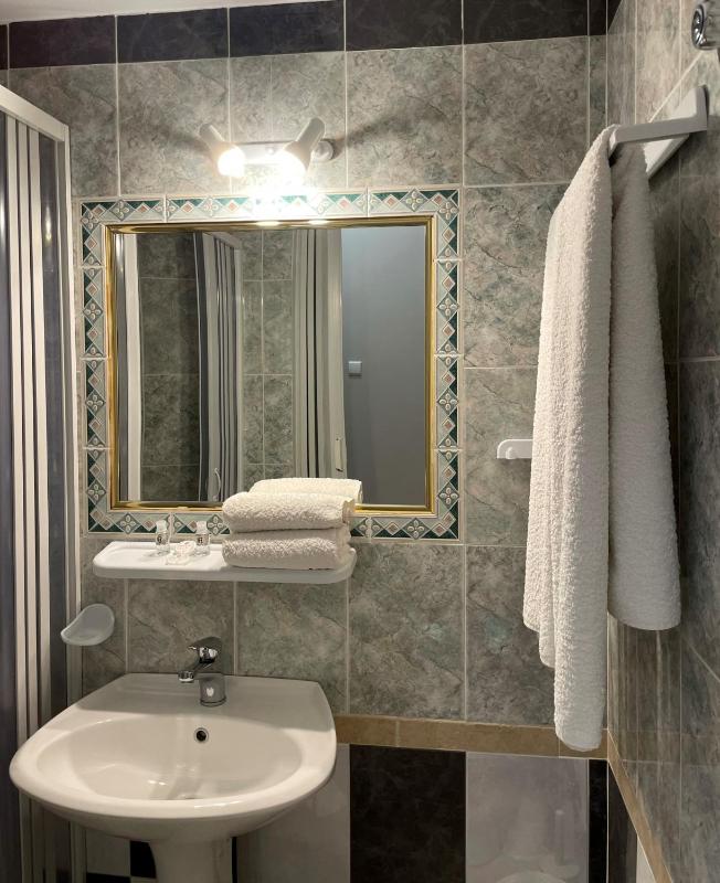 Double Room image 2