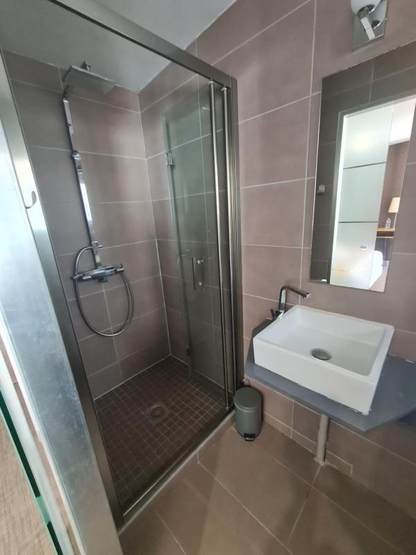 Double Room with Terrace image 4