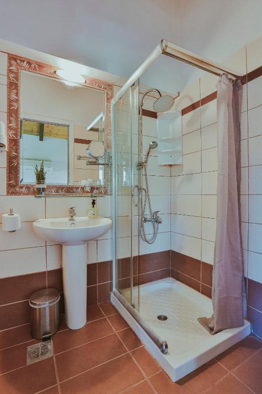 Budget Upper Floor Studio image 3