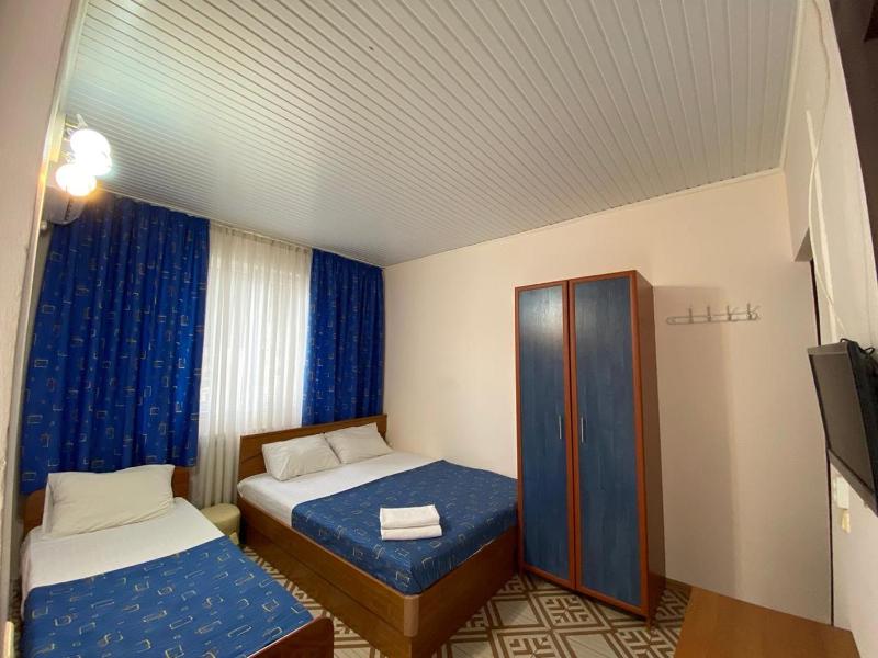 Comfort Triple Room with Shower image 1
