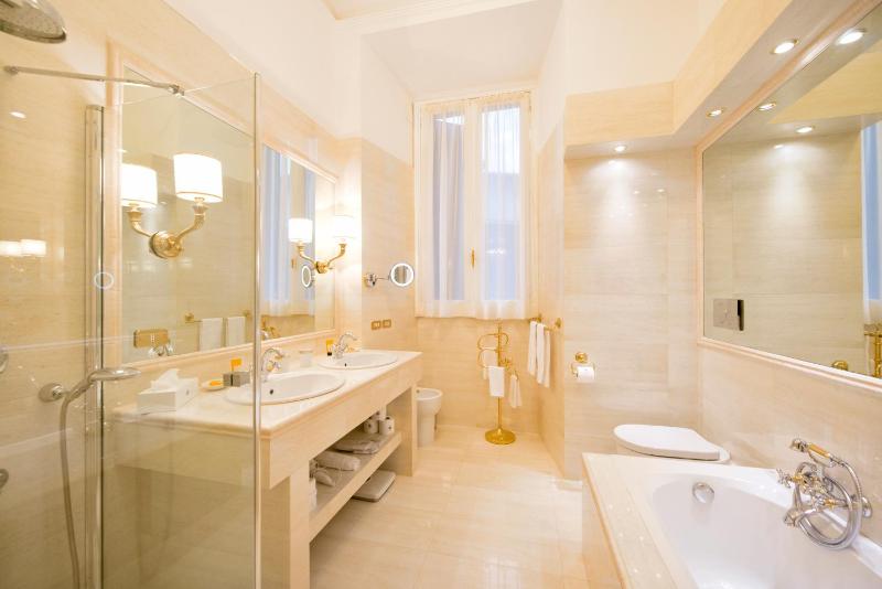 Emperor Bonaparte Suite image 2