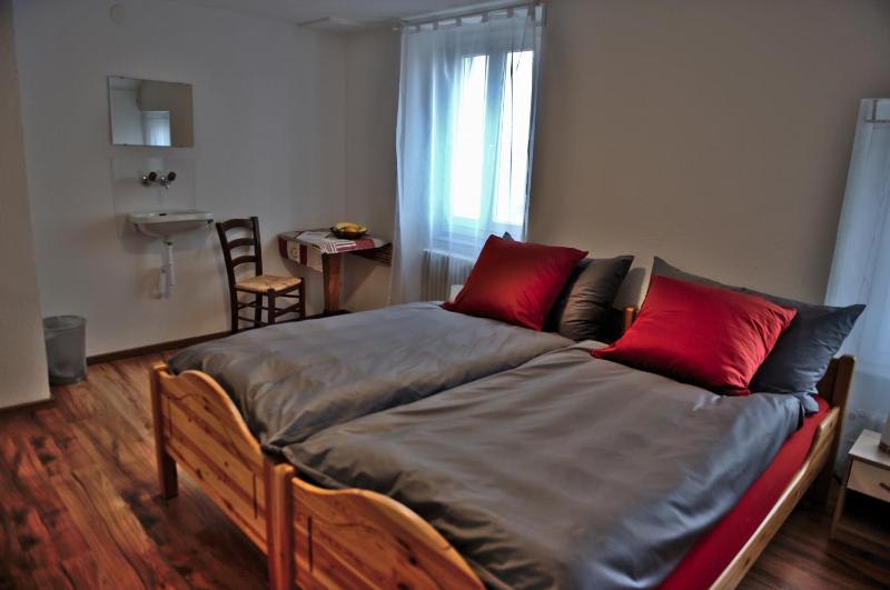 Double Room with Shared Bathroom image 2
