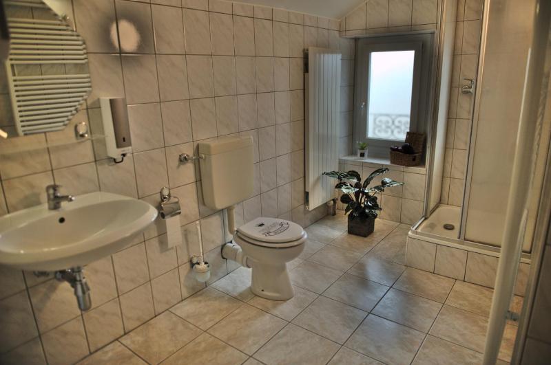 Double Room with Shared Bathroom image 1