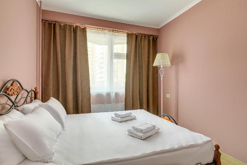 King Room with Spa Bath image 2