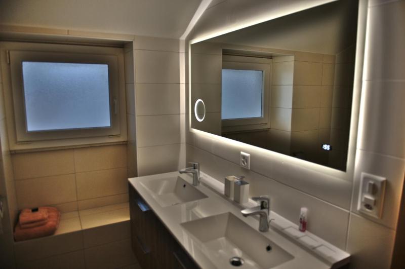 Double Room with Private Bathroom image 4