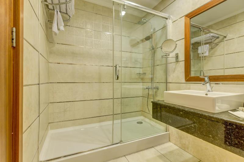Deluxe Double Room with Lake Side image 2