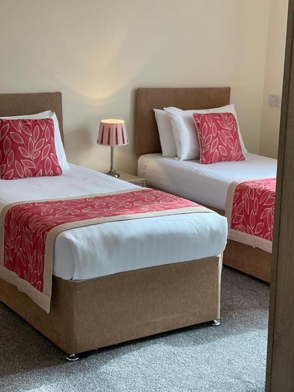 Twin Room image 1