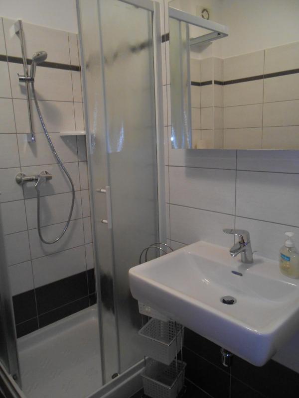 Comfort Single Room with Balcony image 3