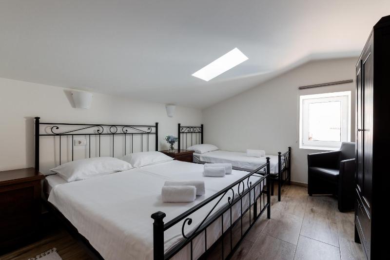 Triple Room image 1