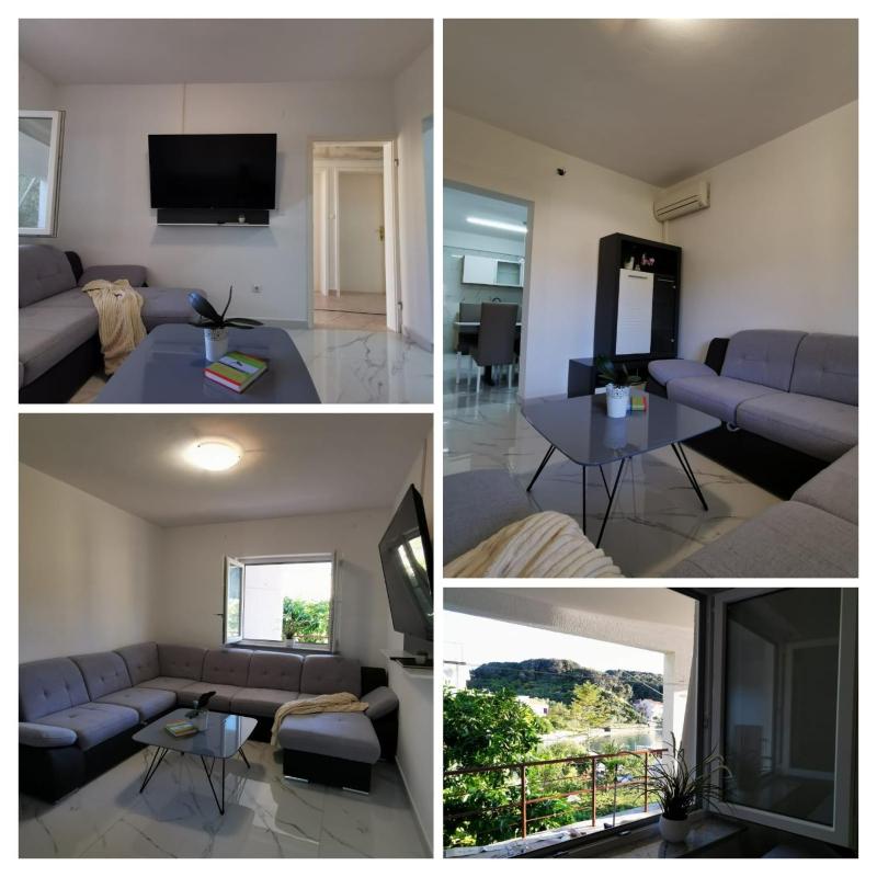 Apartment with Sea View image 1