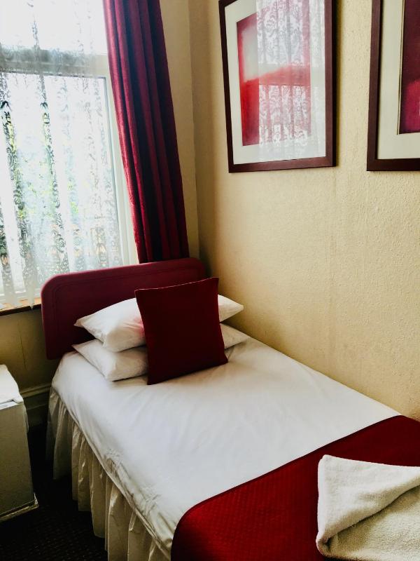 Single Room image 3