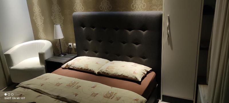 Double Room with Balcony image 3