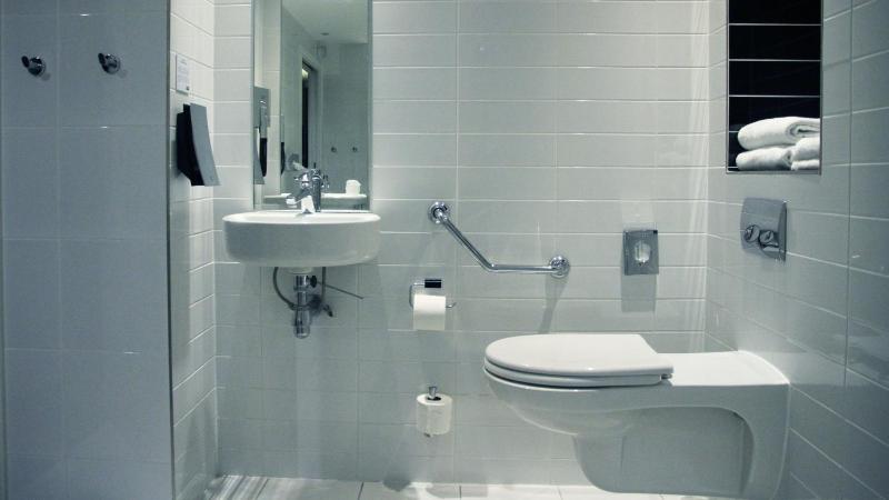 Standard Double Room with Garden View - Mobility Access image 2