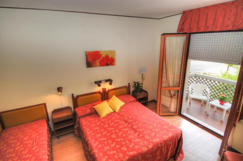Triple Room image 4