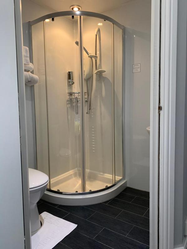 Single Room with Shower image 2
