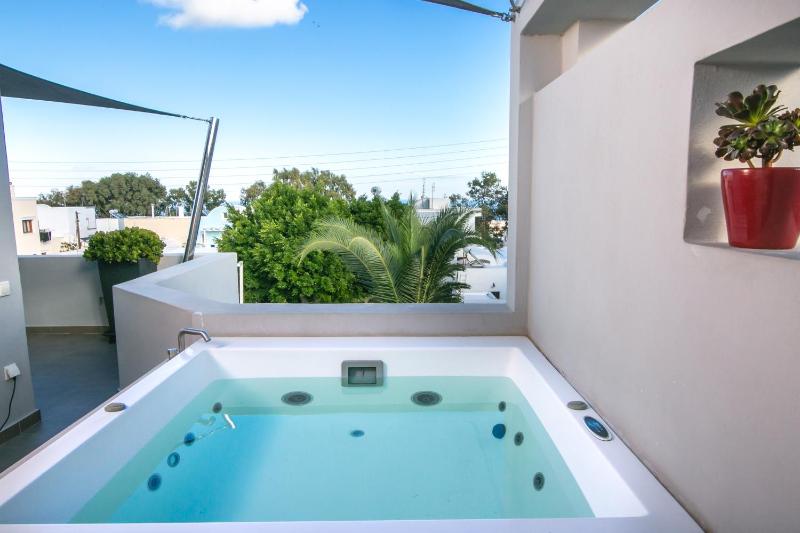 Premier Suite 2 with Outdoor Hot Tub image 3