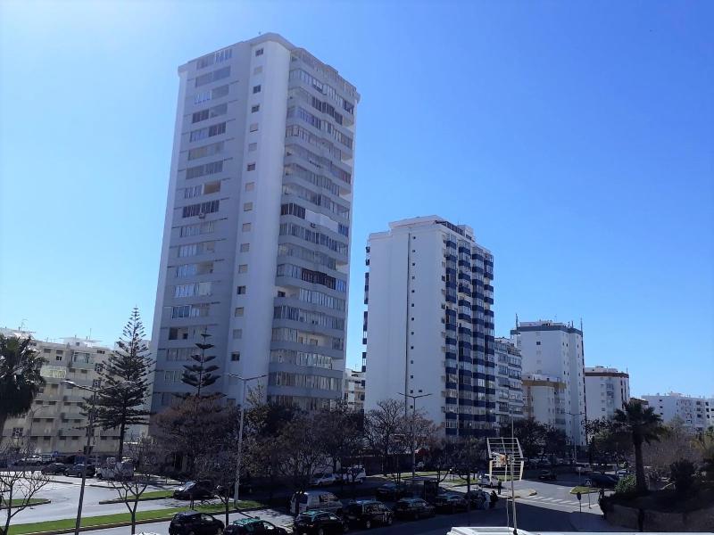 Torre 6- Vista Cidade Aconchegante 80mt Praia Wifi - image 8