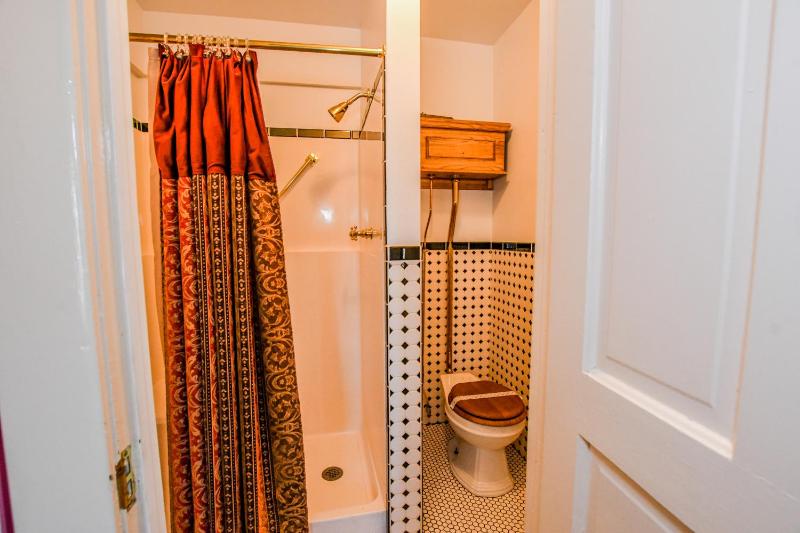Double Room with Private Bathroom image 3