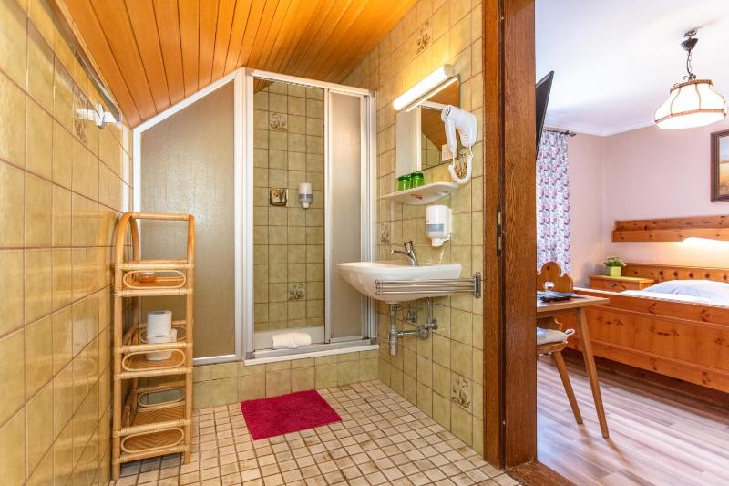 Standard Double Room image 1