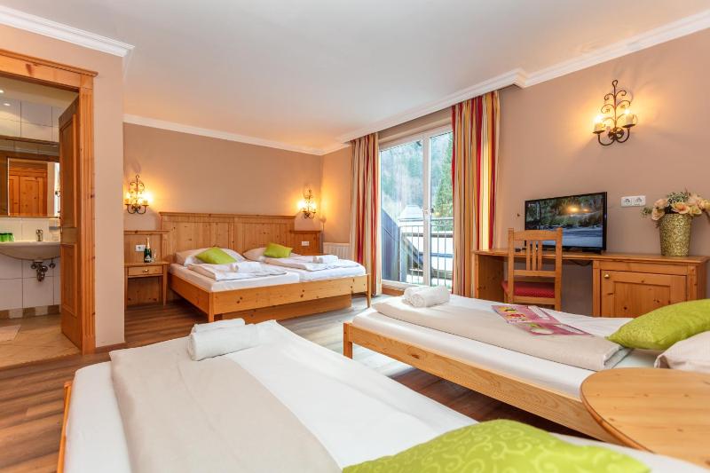 Quadruple Room image 1