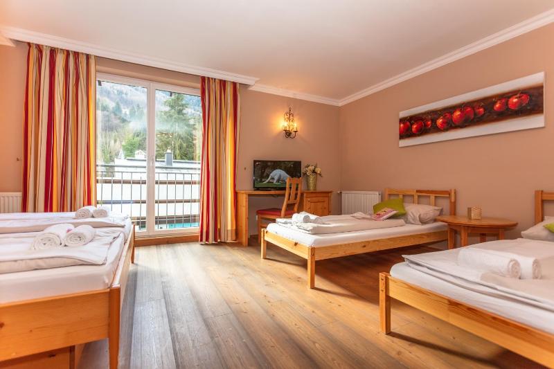 Quadruple Room image 2