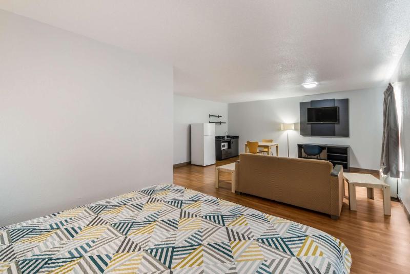One-Bedroom Suite - Non-Smoking image 3