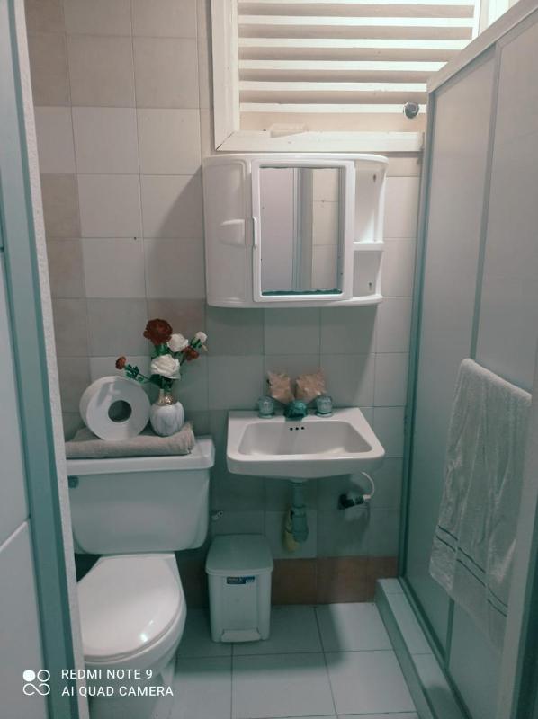 Double Room with Bathroom image 2