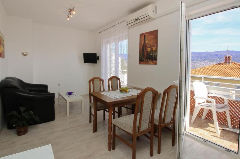 Two-Bedroom Apartment with Balcony and Sea View image 1