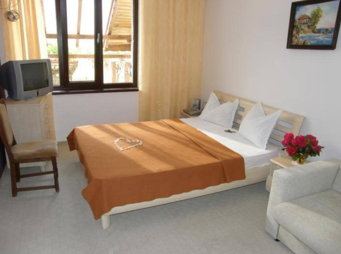 Economy Double or Twin Room image 3