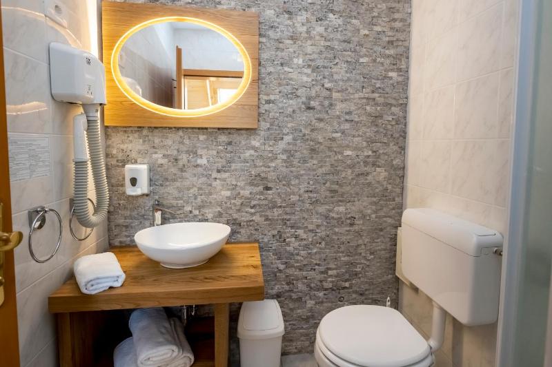 Triple Room image 3