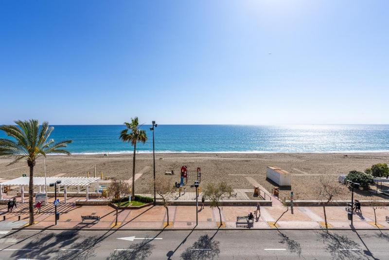 Maritimo Fuengirola - Beach apartment first line - image 8