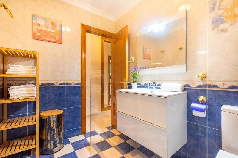 Maritimo Fuengirola - Beach apartment first line - image 17