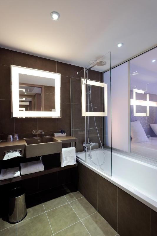 Executive Triple Room image 3