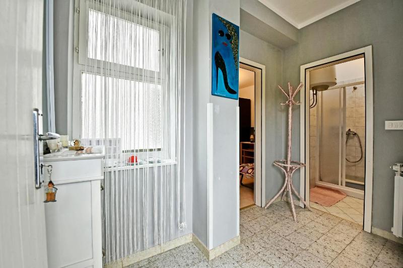 One-Bedroom Apartment image 4