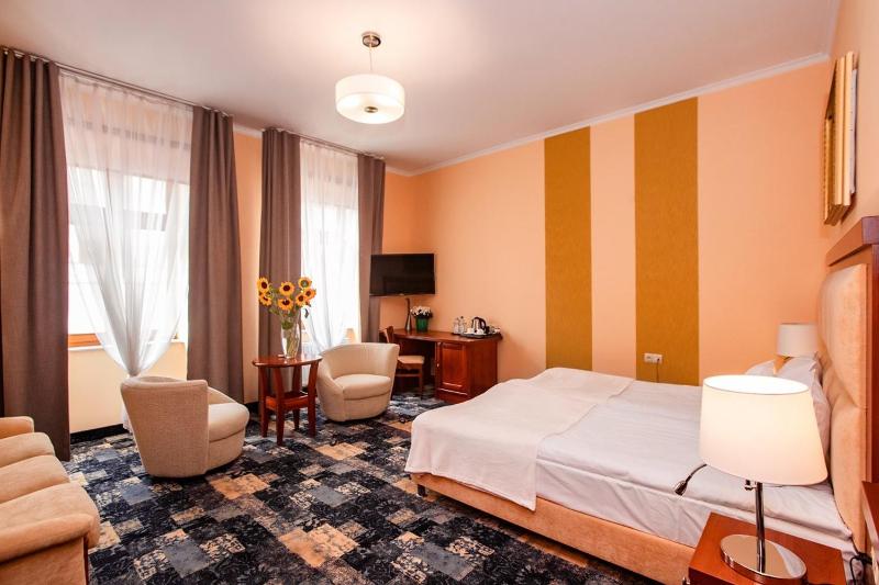 Superior Double Room with Sofa image 3