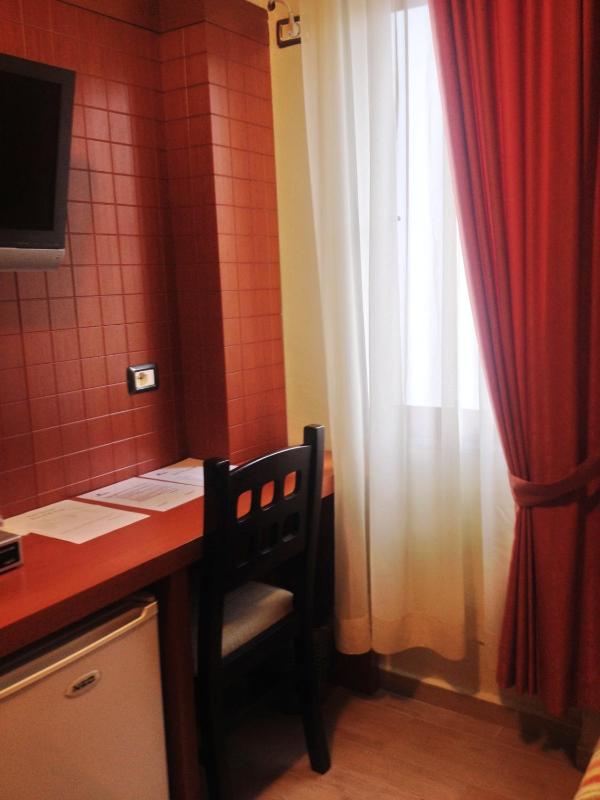 Economy Single Room image 3