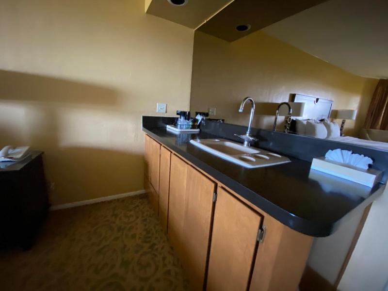 Junior Suite - Oceanside image 3