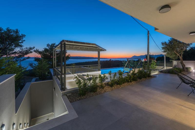 Villa Kuk with heated salt water pool - Makarska - image 8