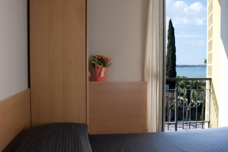 Single Room with Balcony image 4