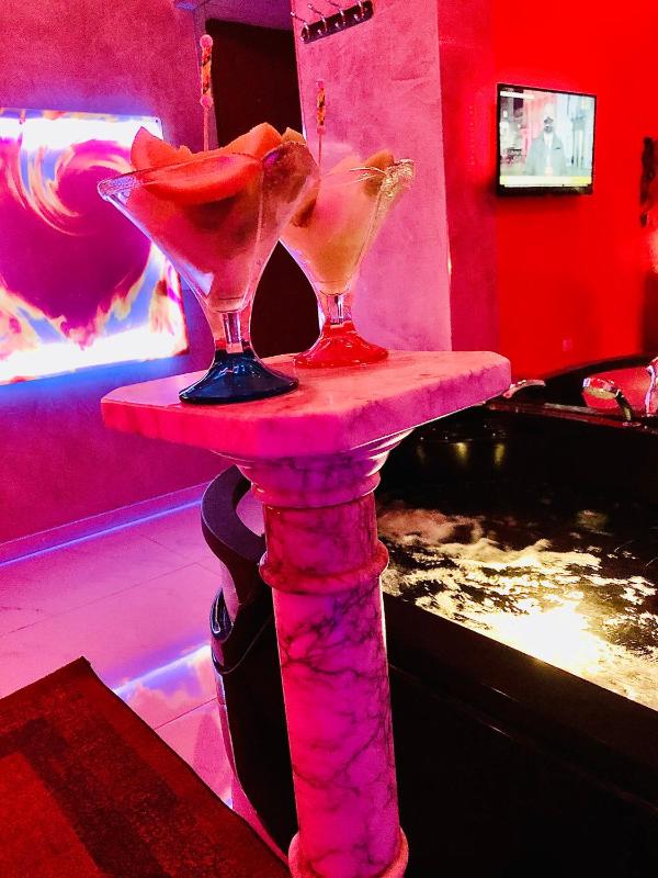 Suite with Spa Bath image 3