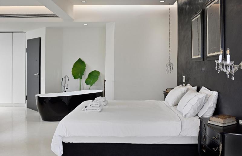 ALTO PSYRRI PENTHOUSE by K&K - image 10