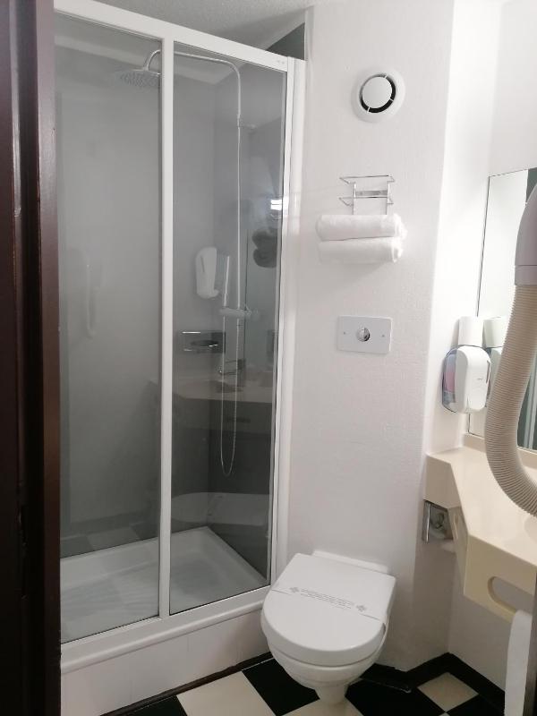Double Room image 2