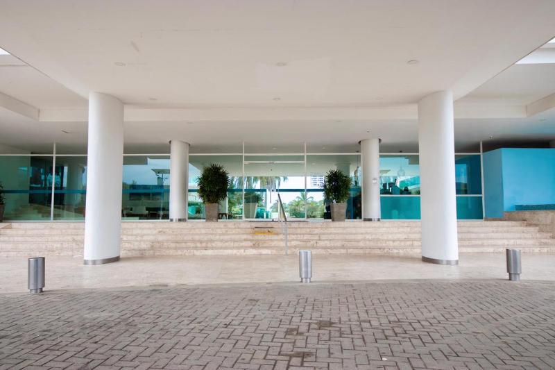 Edificio acceso directo al mar primera linea de playa 2 habitaciones - image 14