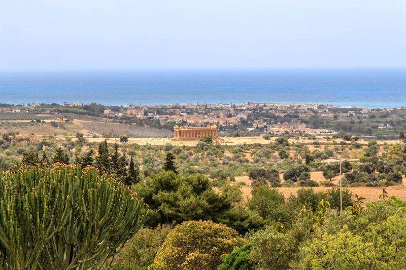 Double Room with Panoramic View image 4