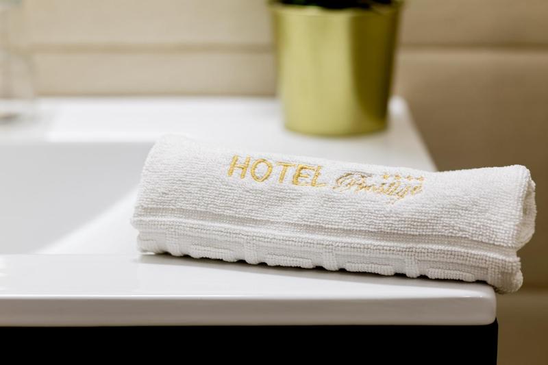 Prestige Boutique Hotel Craiova - image 25