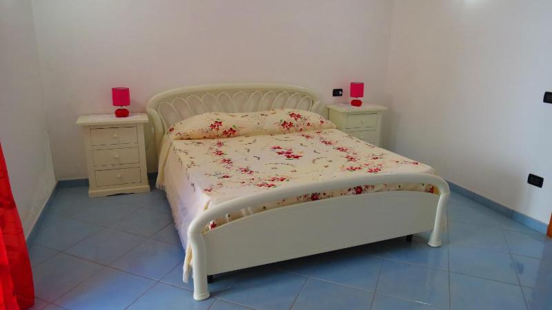 One-Bedroom Apartment image 2