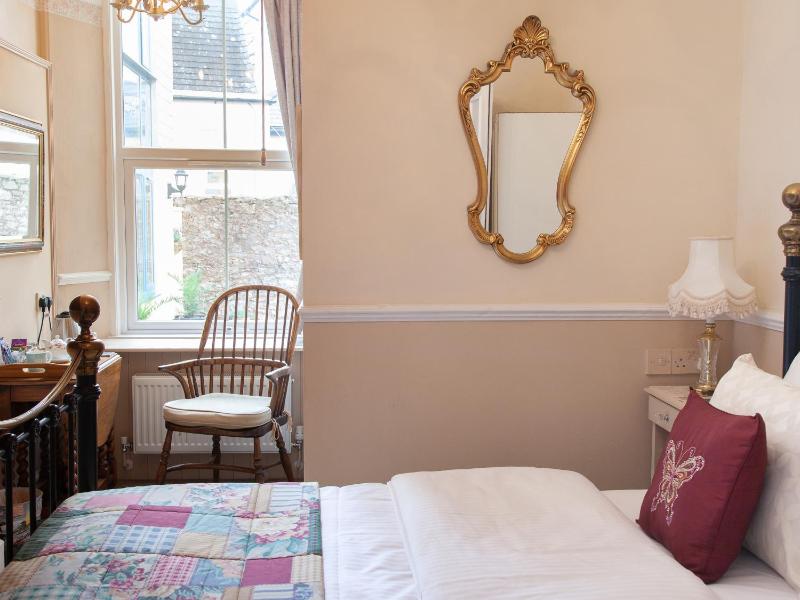 Deluxe Single Room image 1