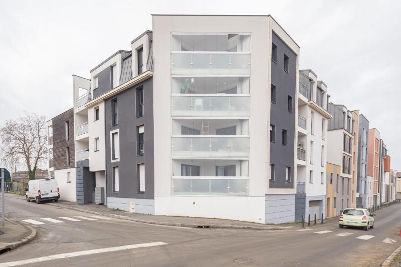 One-Bedroom Apartment image 4